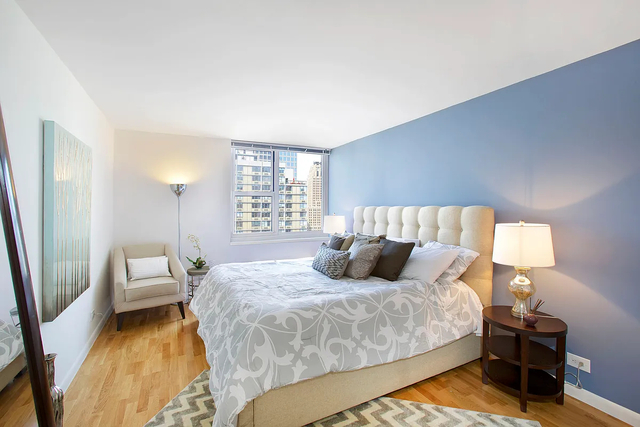 2 Bedrooms, Battery Park City Rental in NYC for $7,235 - Photo 1