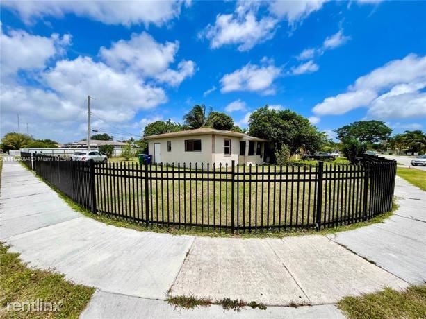 3 Bedrooms, Norwood Rental in Miami, FL for $3,060 - Photo 1