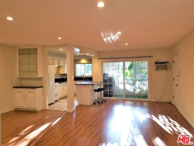 2 Bedrooms, Larchmont Rental in Los Angeles, CA for $2,600 - Photo 1
