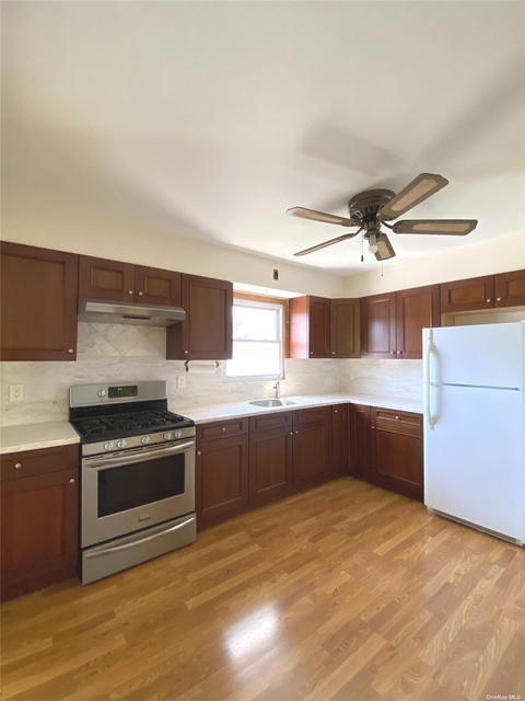 3 Bedrooms, Carle Place Rental in Long Island, NY for $3,500 - Photo 1