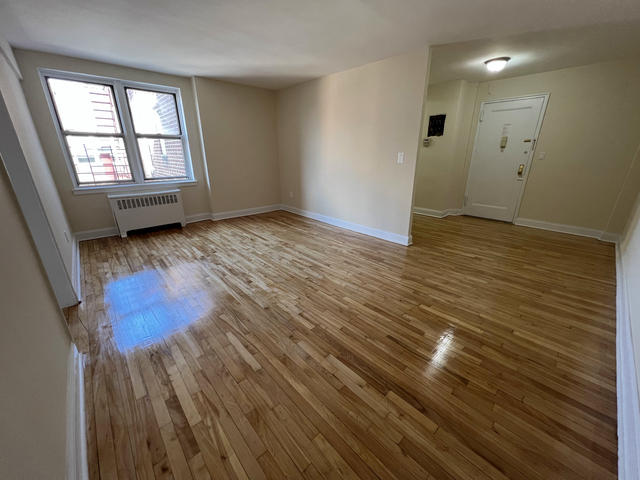 1 Bedroom, Downtown Flushing Rental in NYC for $1,800 - Photo 1