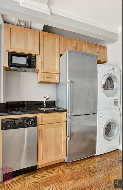 3 Bedrooms, Hell's Kitchen Rental in NYC for $5,295 - Photo 1