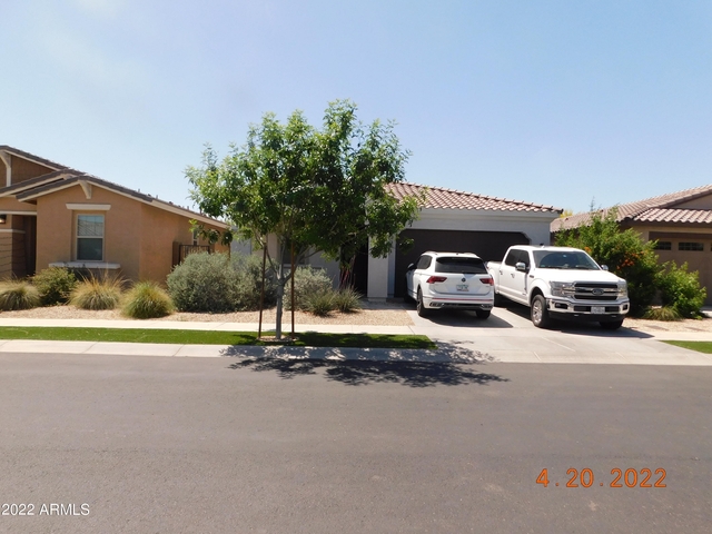 4 Bedrooms, South Mountain Rental in Phoenix, AZ for $2,950 - Photo 1
