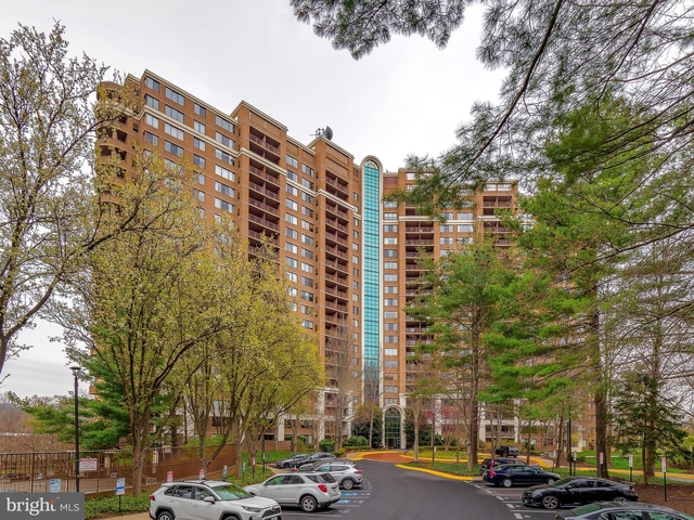 2 Bedrooms, North Bethesda Rental in Washington, DC for $2,100 - Photo 1