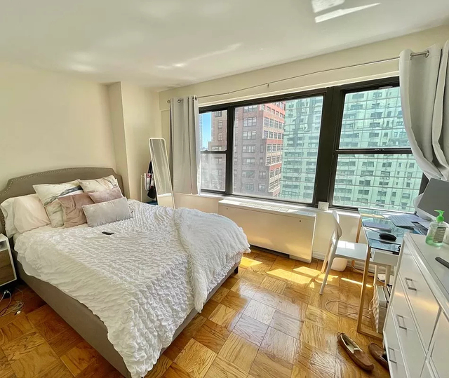 2 Bedrooms, Turtle Bay Rental in NYC for $4,395 - Photo 1