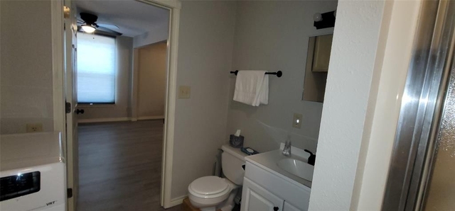 2 Bedrooms, Blue Water Oaks Rental in Dallas for $1,600 - Photo 1
