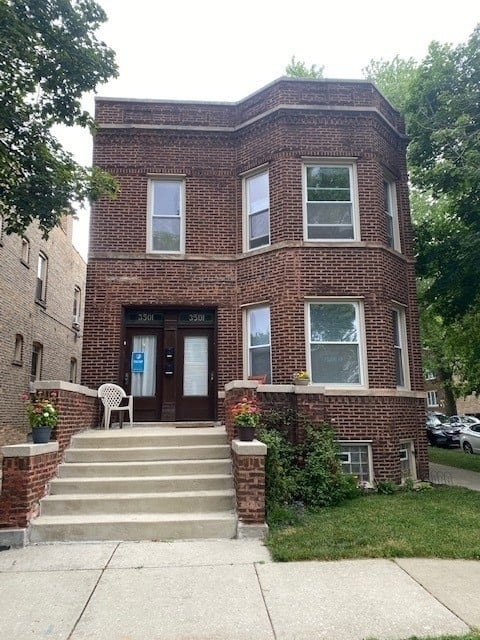 2 Bedrooms, Roscoe Village Rental in Chicago, IL for $2,200 - Photo 1