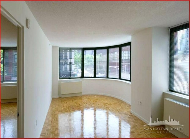 2 Bedrooms, Hell's Kitchen Rental in NYC for $6,250 - Photo 1