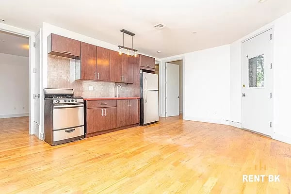 4 Bedrooms, Prospect Heights Rental in NYC for $4,000 - Photo 1