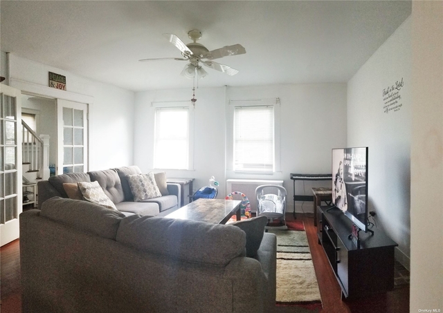 4 Bedrooms, Westbury Rental in Long Island, NY for $4,000 - Photo 1
