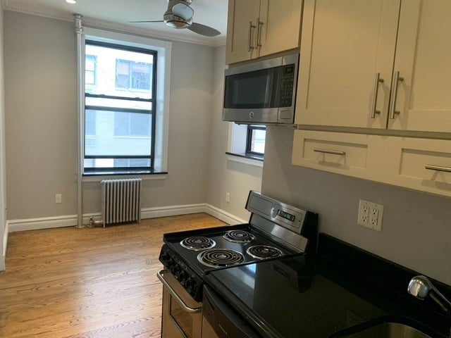 2 Bedrooms, Murray Hill Rental in NYC for $3,895 - Photo 1