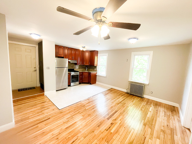 3 Bedrooms, Maspeth Rental in NYC for $2,500 - Photo 1