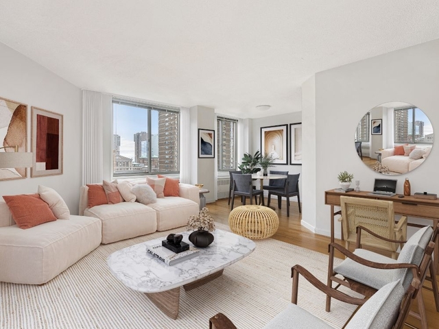 3 Bedrooms, Kips Bay Rental in NYC for $9,625 - Photo 1