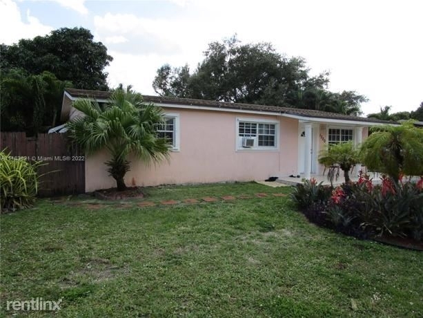 4 Bedrooms, Ives Estates Rental in Miami, FL for $2,720 - Photo 1