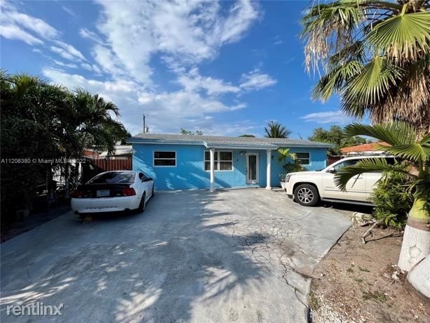 4 Bedrooms, Broadmoor Manor Rental in Miami, FL for $2,600 - Photo 1