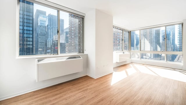 2 Bedrooms, Hell's Kitchen Rental in NYC for $6,506 - Photo 1