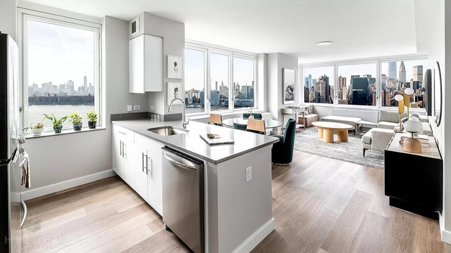 2 Bedrooms, Hunters Point Rental in NYC for $7,288 - Photo 1