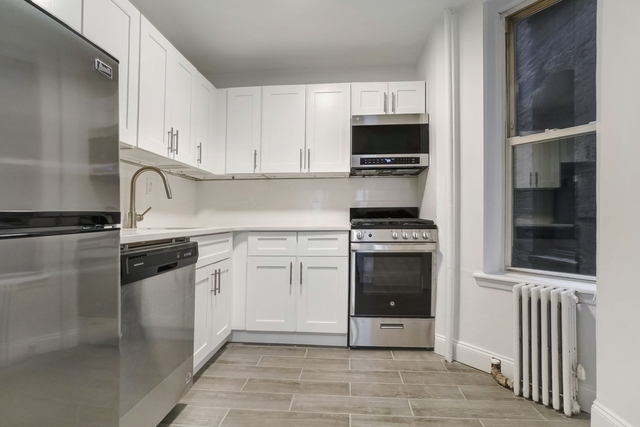 3 Bedrooms, Hell's Kitchen Rental in NYC for $3,550 - Photo 1