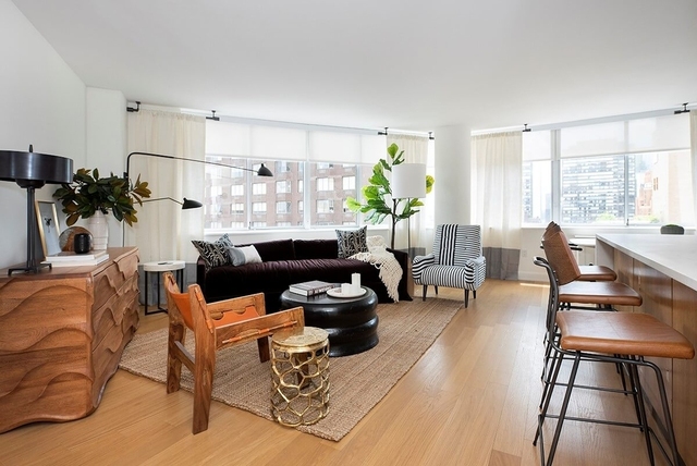 2 Bedrooms, Sutton Place Rental in NYC for $6,100 - Photo 1