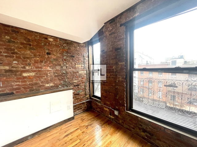 2 Bedrooms, East Village Rental in NYC for $4,400 - Photo 1