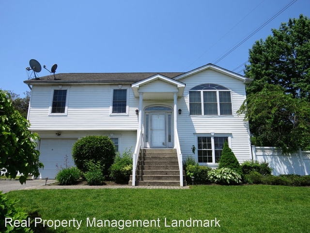 4 Bedrooms, Dix Hills Rental in Long Island, NY for $4,175 - Photo 1