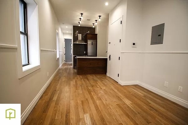 4 Bedrooms, Ridgewood Rental in NYC for $4,000 - Photo 1