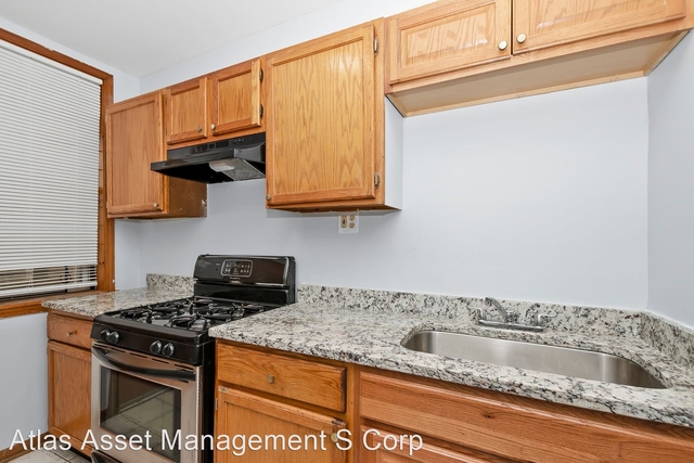 2 Bedrooms, South Shore Rental in Chicago, IL for $1,210 - Photo 1