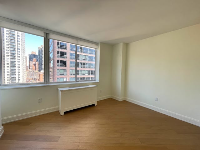 3 Bedrooms, Sutton Place Rental in NYC for $8,204 - Photo 1