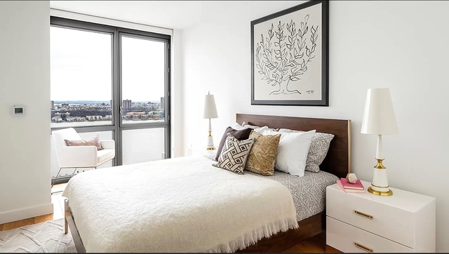 2 Bedrooms, Hell's Kitchen Rental in NYC for $6,710 - Photo 1