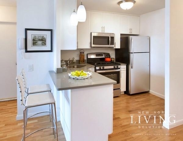2 Bedrooms, Battery Park City Rental in NYC for $7,080 - Photo 1