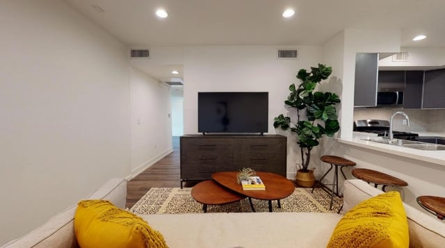 Room, Greater Wilshire Rental in Los Angeles, CA for $1,250 - Photo 1