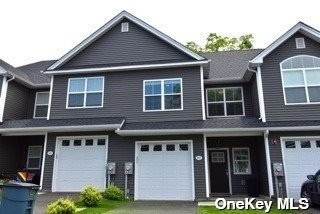 2 Bedrooms, Centereach Rental in Long Island, NY for $3,900 - Photo 1