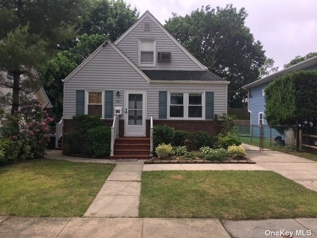 4 Bedrooms, Baldwin Rental in Long Island, NY for $4,000 - Photo 1