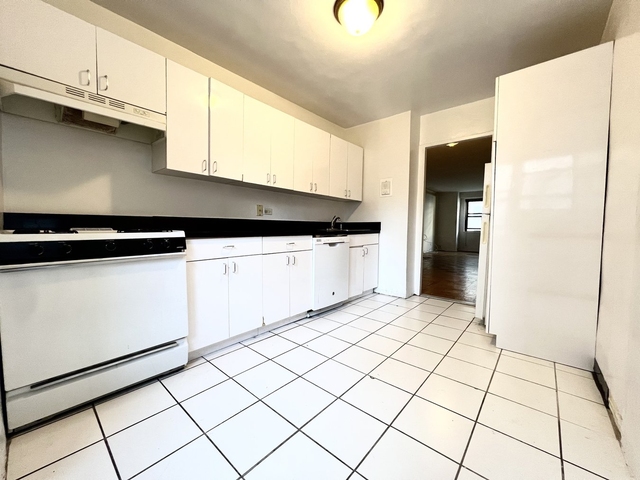 2 Bedrooms, Yorkville Rental in NYC for $6,100 - Photo 1