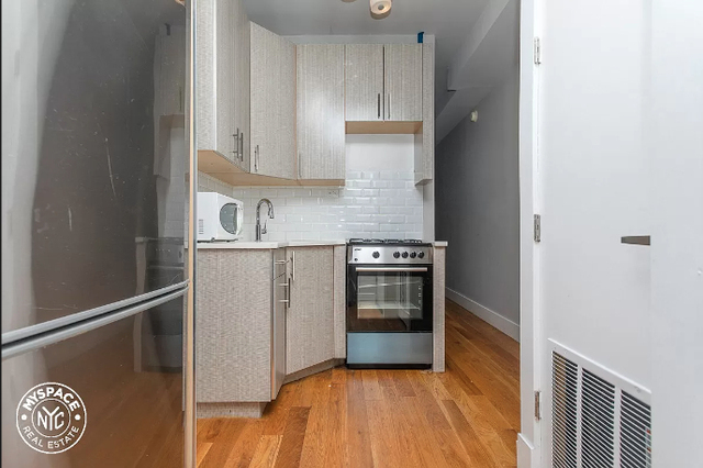 4 Bedrooms, Ridgewood Rental in NYC for $4,200 - Photo 1