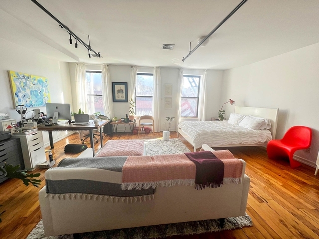 Studio, Red Hook Rental in NYC for $2,800 - Photo 1