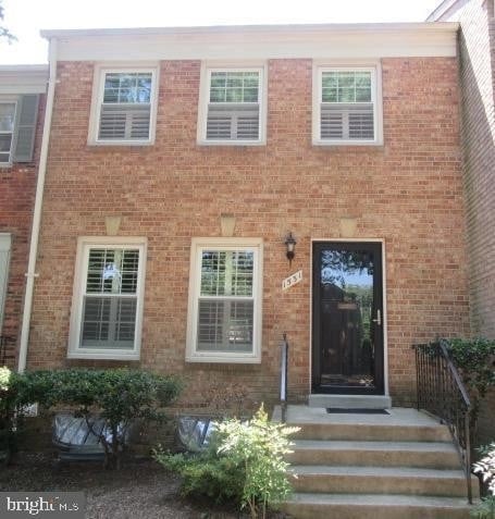 3 Bedrooms, McLean Rental in Washington, DC for $3,200 - Photo 1