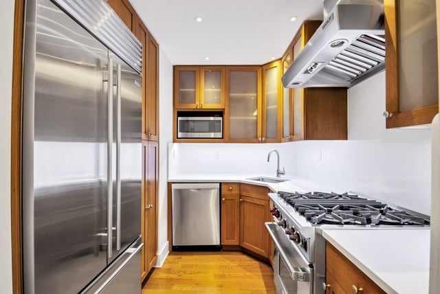 3 Bedrooms, Upper East Side Rental in NYC for $9,995 - Photo 1