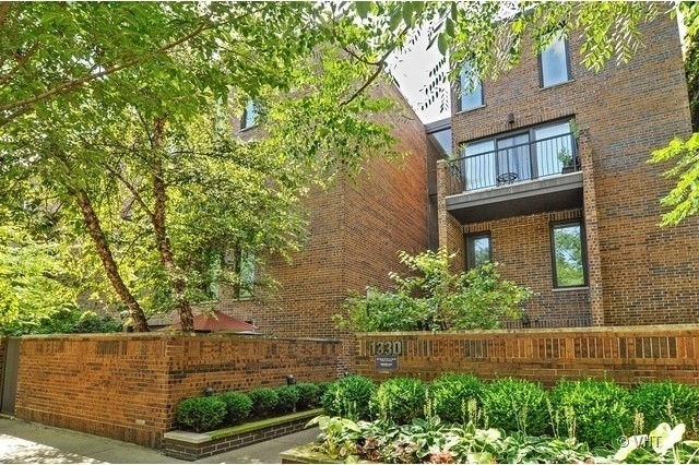 3 Bedrooms, Old Town Rental in Chicago, IL for $4,500 - Photo 1