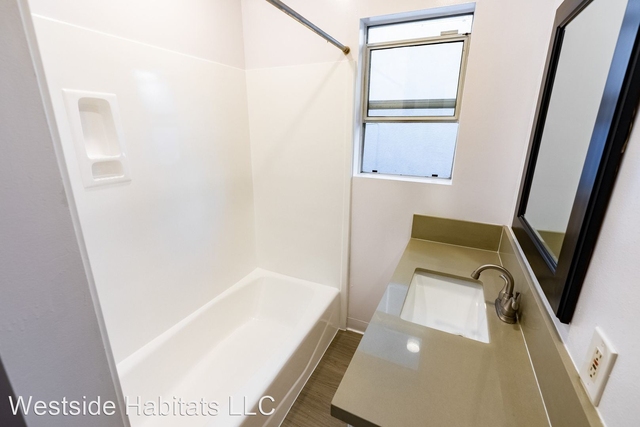 2 Bedrooms, Wilshire-Montana Rental in Los Angeles, CA for $3,698 - Photo 1