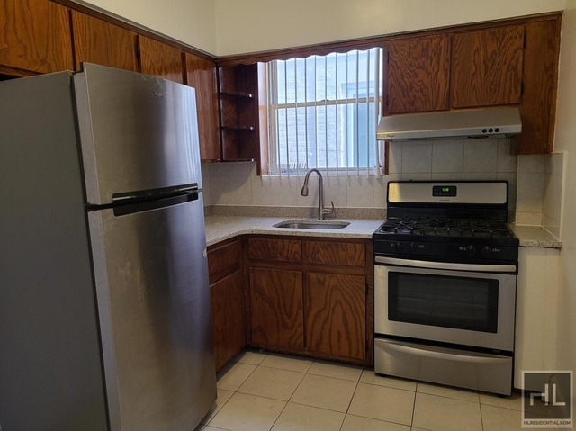 3 Bedrooms, Gravesend Rental in NYC for $2,600 - Photo 1
