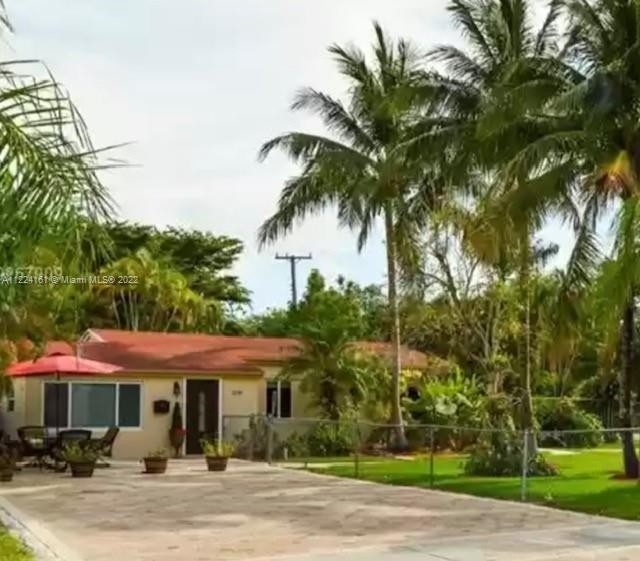 3 Bedrooms, Fulford Bythe Sea Rental in Miami, FL for $3,500 - Photo 1