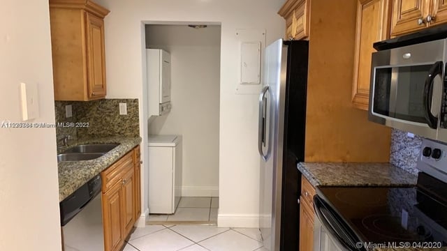 2 Bedrooms, Sweetwater Groves Rental in Miami, FL for $2,300 - Photo 1