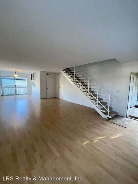 2 Bedrooms, Beverly Hills Rental in Los Angeles, CA for $3,050 - Photo 1