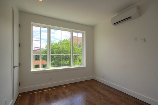 2 Bedrooms, Greenpoint Rental in NYC for $3,935 - Photo 1