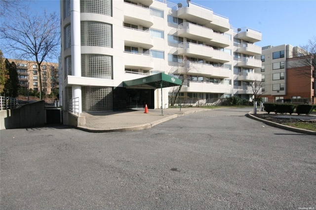 2 Bedrooms, Great Neck Plaza Rental in Long Island, NY for $3,900 - Photo 1