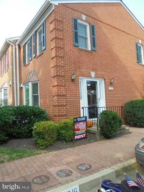 2 Bedrooms, Bluemont Rental in Washington, DC for $2,800 - Photo 1