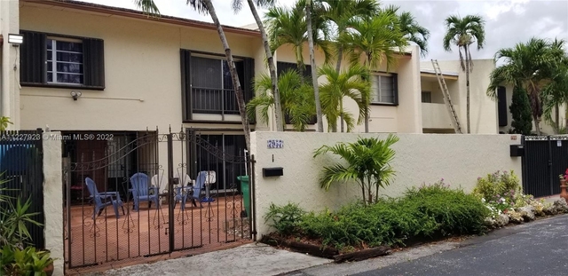 3 Bedrooms, Sunset Park Lake Villas Rental in Miami, FL for $3,200 - Photo 1