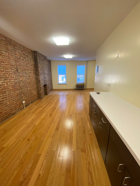 2 Bedrooms, Borough Park Rental in NYC for $2,500 - Photo 1