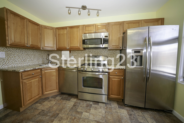 2 Bedrooms, Steinway Rental in NYC for $2,700 - Photo 1